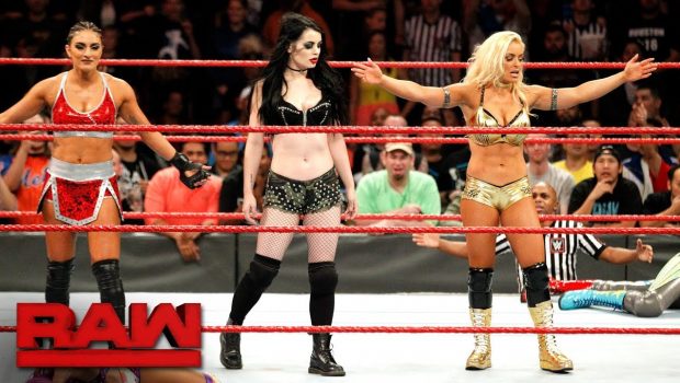 paige-returns-to-wwe-alongside-r-620x350